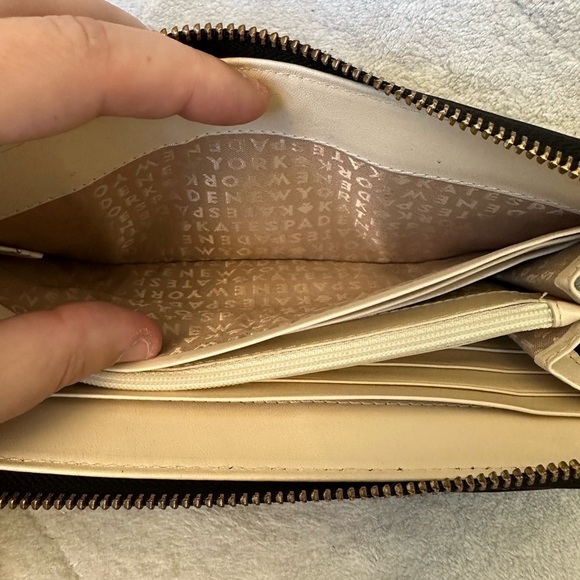 $229 Kate Spade Layton Bow Wallet Wristlet. - Picture 13 of 16